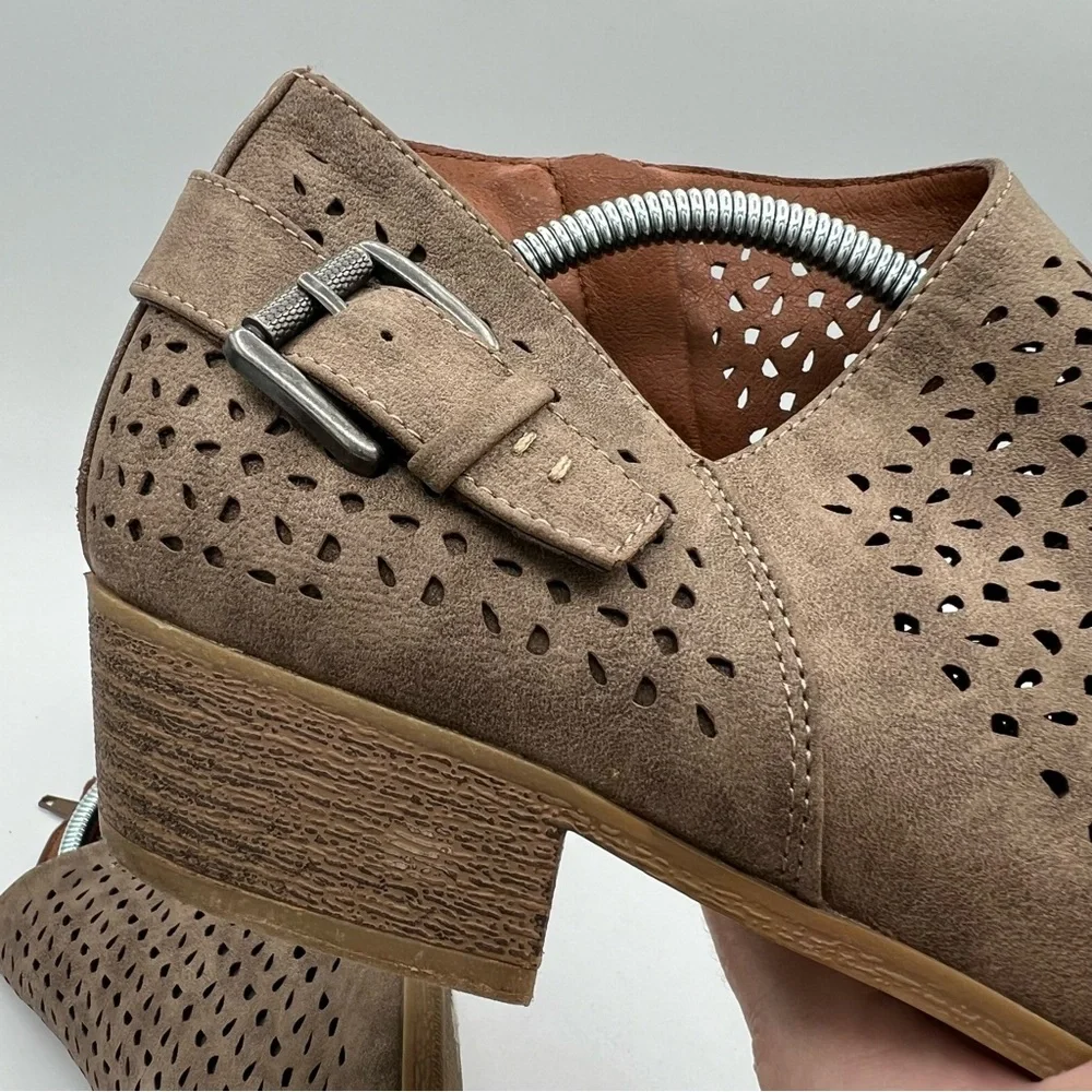 Indigo Rd Vegan Leather Perforated Ankle Boots Chai Women’s Size 9 M Tan Taupe